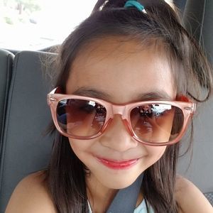 Meet your Posher, Aurelia